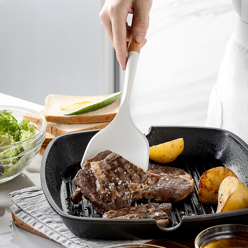 Cócaireacht 14 níos fearr neamhmhaide adhmaid ardteochta resistant a láimhseáil spatula sileacain le haghaidh bácála sicín agus steak